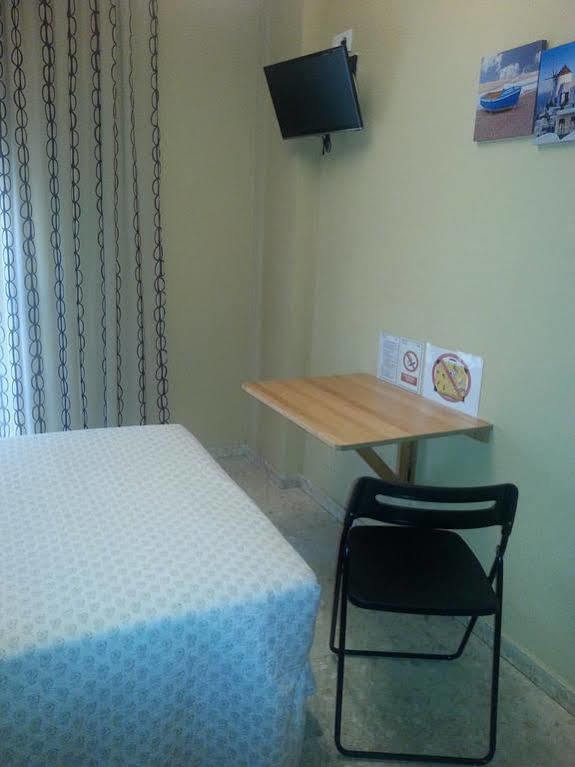 Hostal Tilos Malaga Ngoại thất bức ảnh